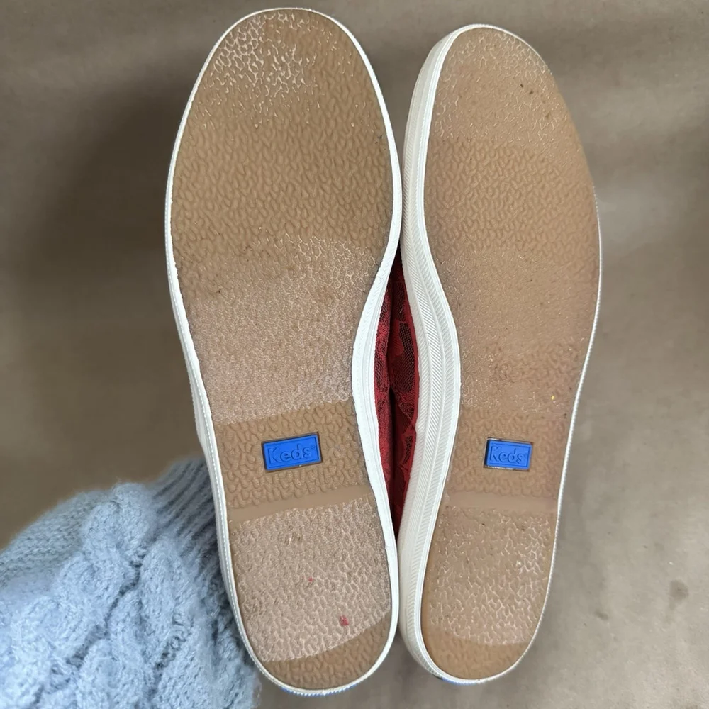 Taylor Swift x Keds Red Lace Slip On Sneakers With Guitar Pick Charm RARE W8.5 - Picture 6 of 9